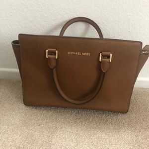 Micheal Kors handbag — camel color